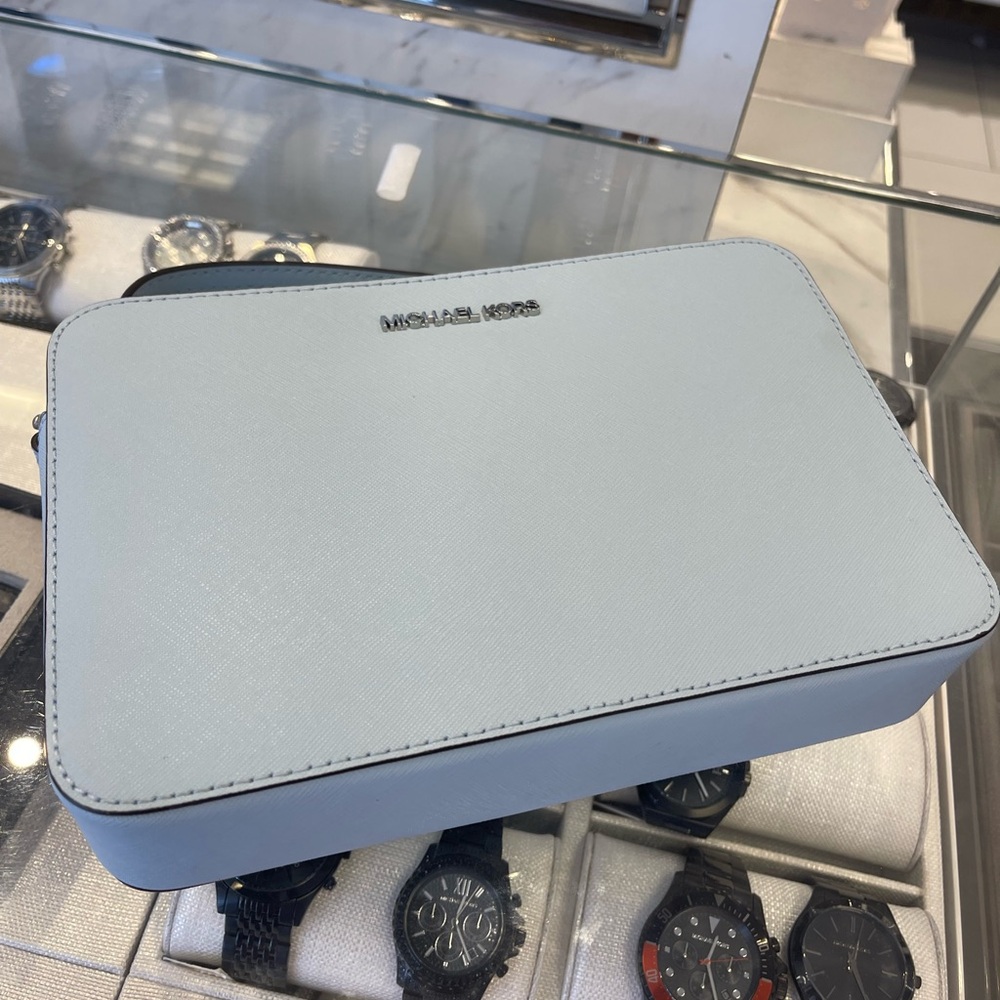 MICHAEL KORS Jet Set Large Saffiano Leather EW Crossbody Bag
Pale Ocean
NWT - Picture 12 of 12